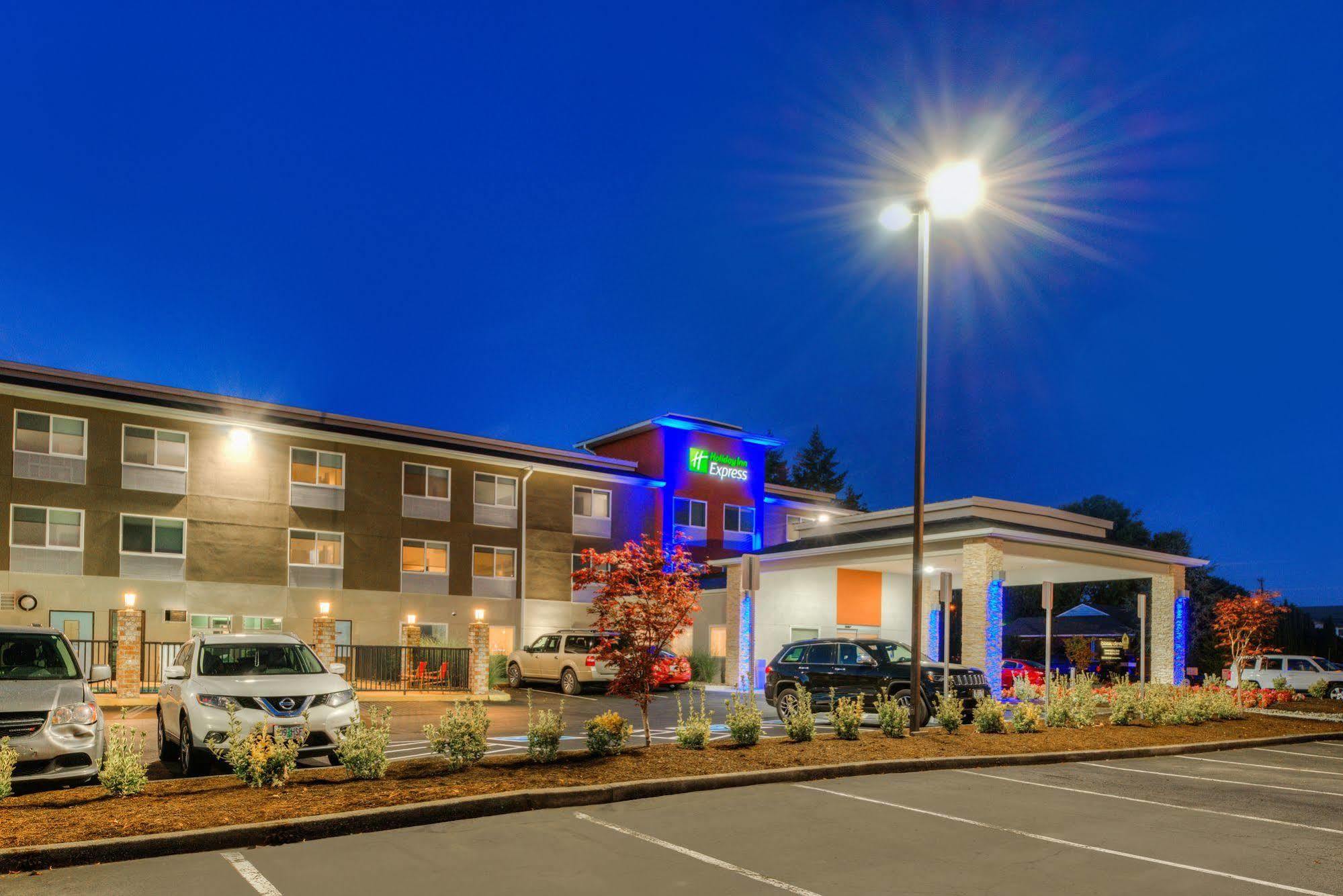 Holiday Inn Express Newberg - Wine Country By Ihg Exterior photo